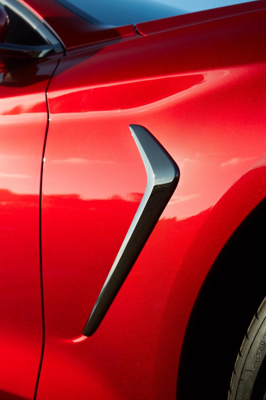 Детали экстерьера Genesis G70 3.3T 2019 года  (AU) (фото 23 из 40)